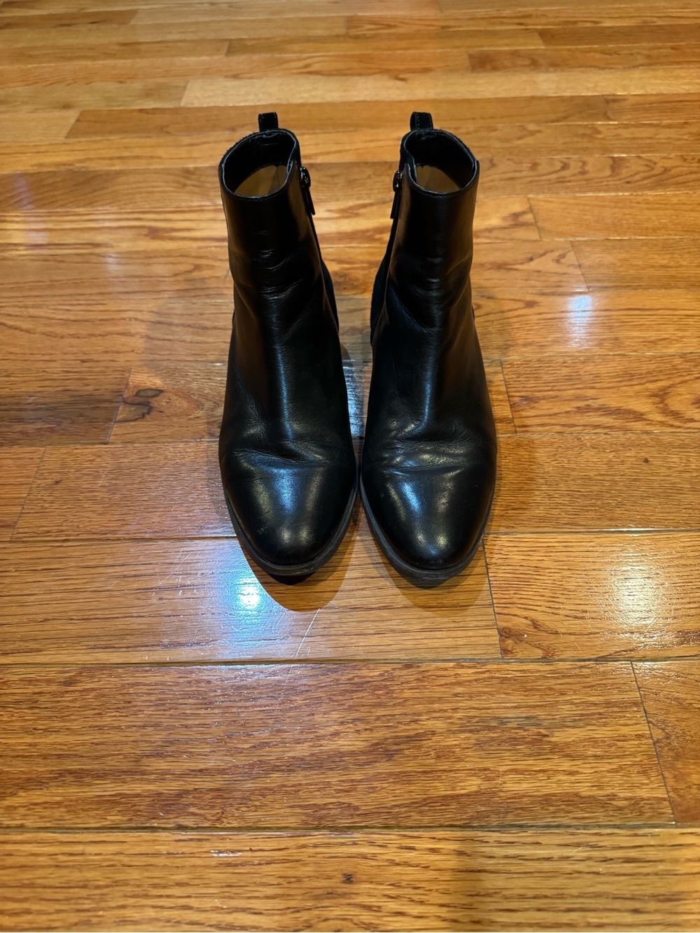 Coach Carmen Black Leather Suede Ankle Boots Womens 8B Quiet Luxury Chelsea